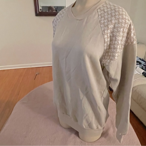 Armen sweater. Made in Canada. - Picture 2 of 12